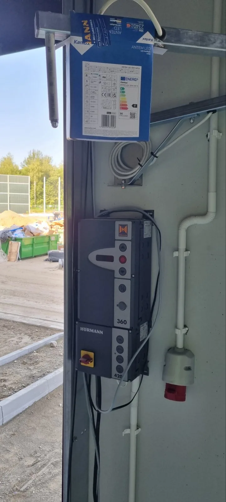 Bramy przemysłowe w Centrum Logistycznym