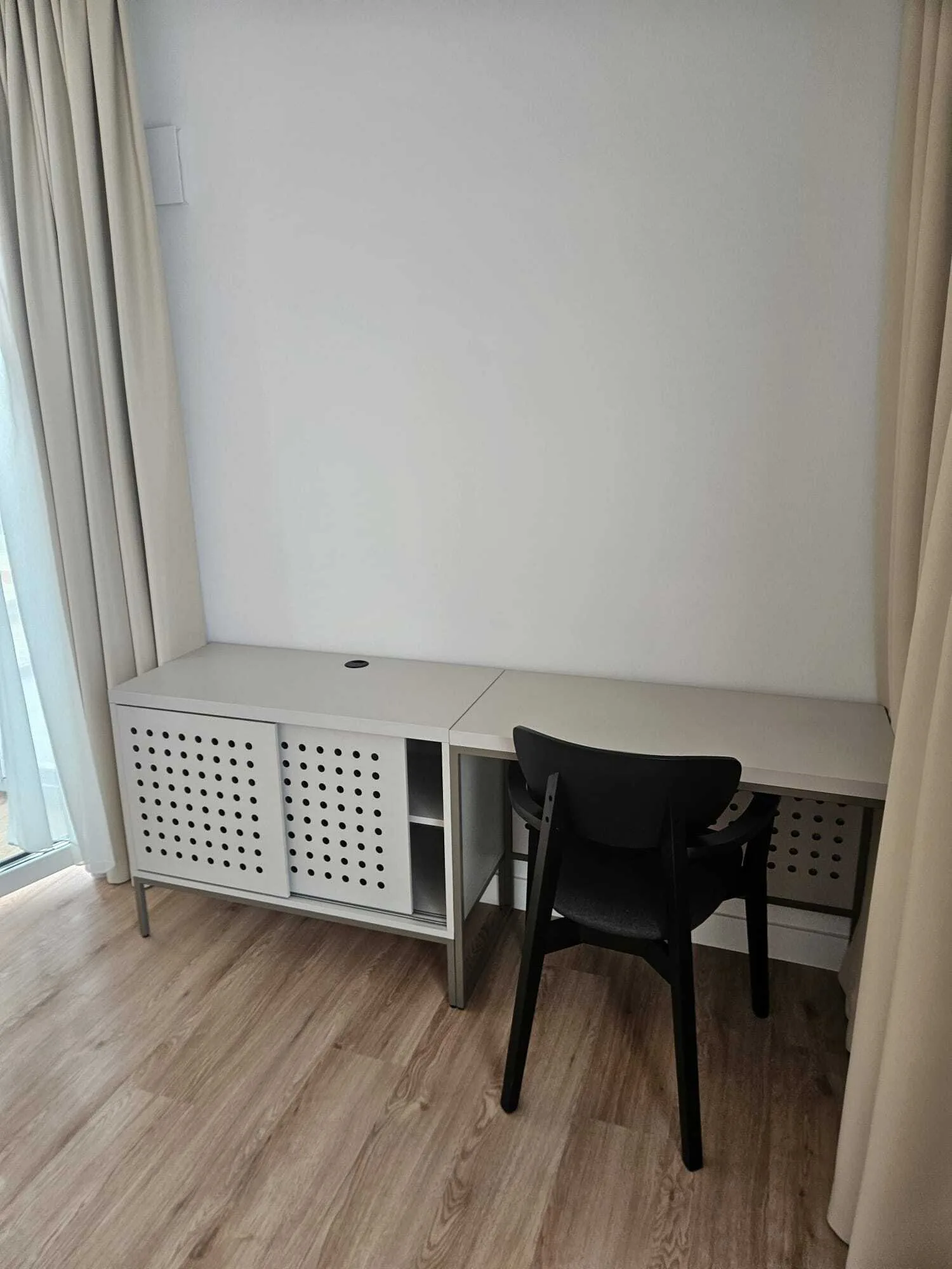 Meble w mieszkaniach na wynajem przy ul. Braniborskiej